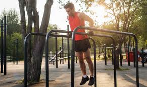 Verano sin gym: cómo moverte sin perder tiempo ni ganas